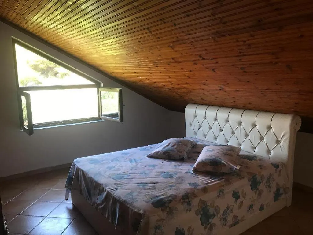 Aragosta Shengjin Hotel Sakes 3*,  Albania